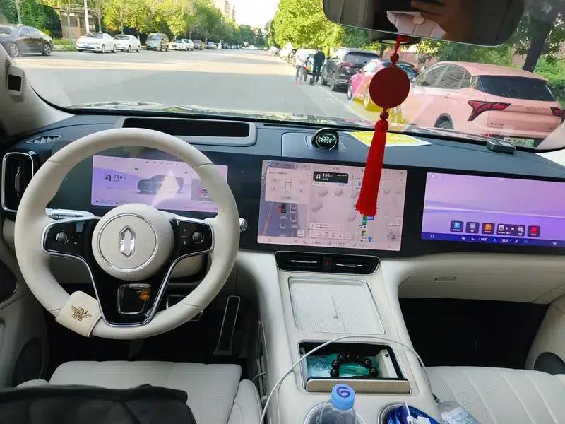 Wenjie M8 2025 Extended Range Ultra 6-Seat 4WD (192-line LiDAR) — миниатюра 10