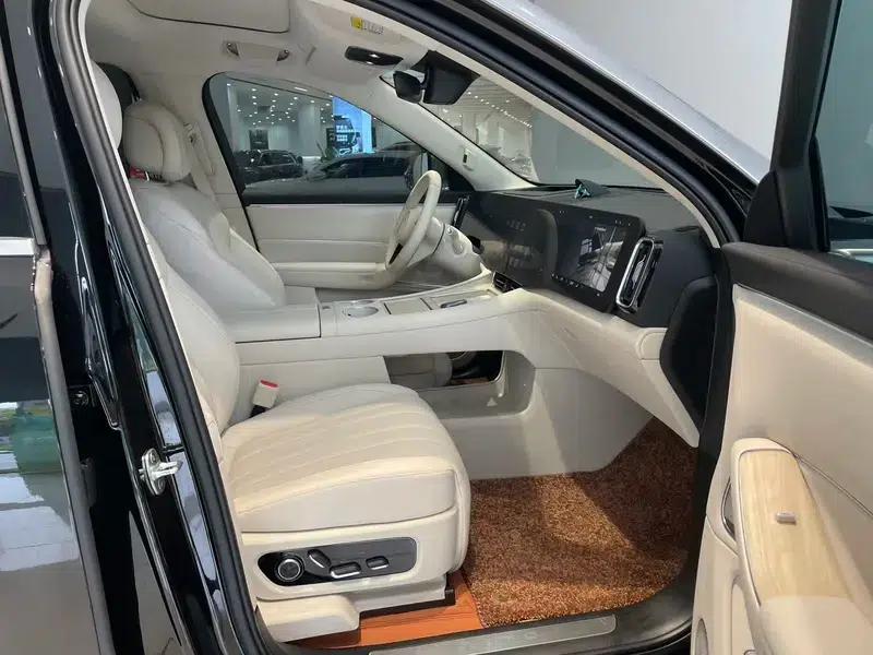 Wenjie M8 2025 Extended Range Max+ 5-Seat 4WD Version (192-line LiDAR) — миниатюра 11