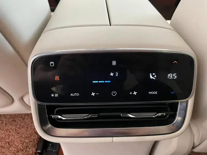 Wenjie M8 2025 Extended Range Max+ 5-Seat 4WD Version (192-line LiDAR) — миниатюра 12