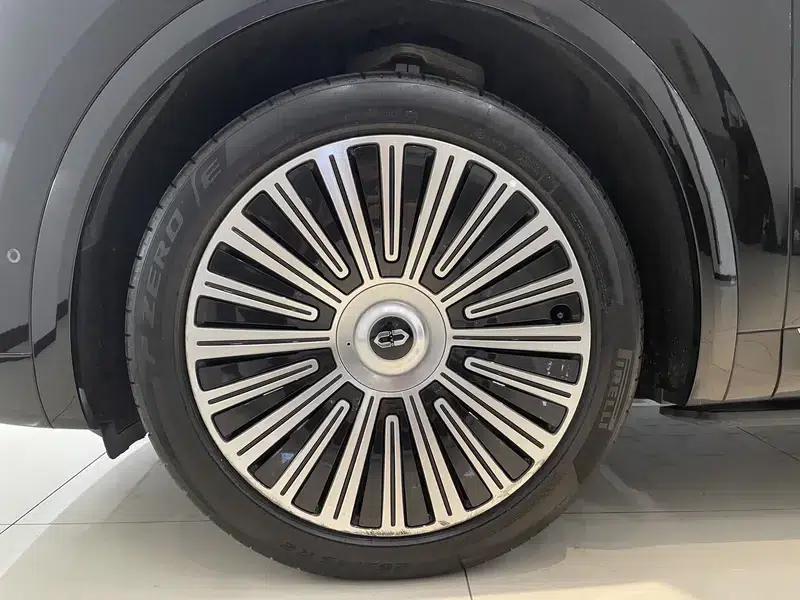 Wenjie M8 2025 Extended Range Max+ 5-Seat 4WD Version (192-line LiDAR) — миниатюра 15