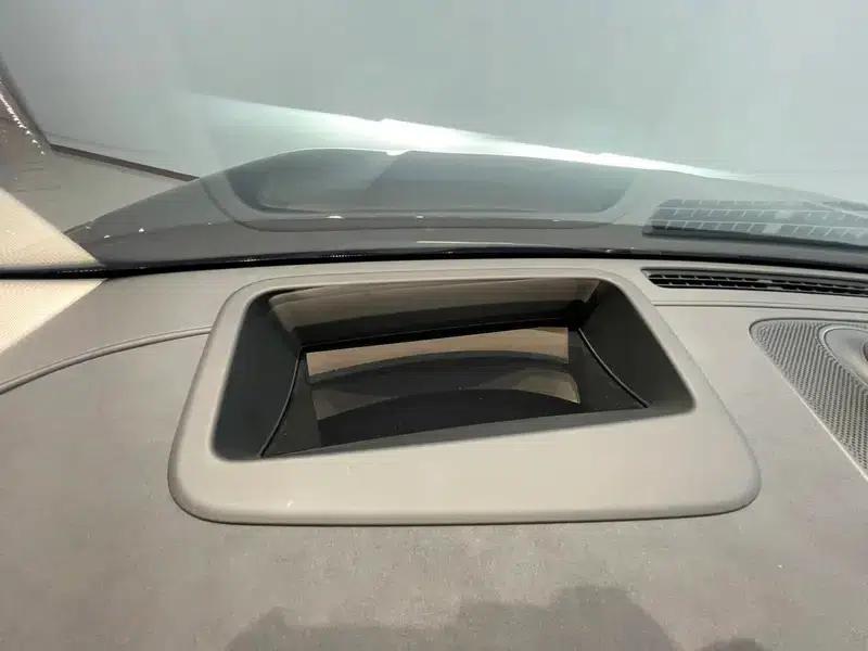 Wenjie M8 2025 Extended Range Max+ 5-Seat 4WD Version (192-line LiDAR) — миниатюра 19