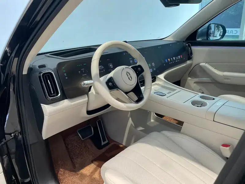 Wenjie M8 2025 Extended Range Max+ 5-Seat 4WD Version (192-line LiDAR) — миниатюра 22