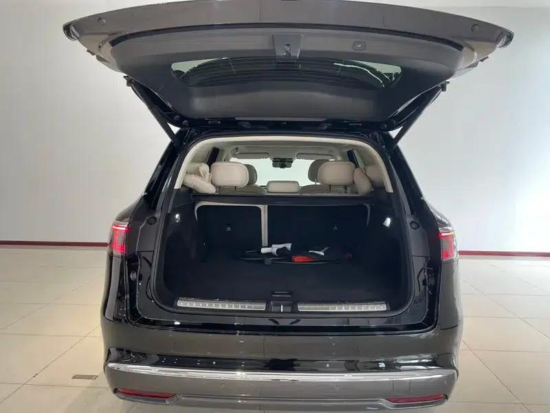 Wenjie M8 2025 Extended Range Max+ 5-Seat 4WD Version (192-line LiDAR) — миниатюра 27
