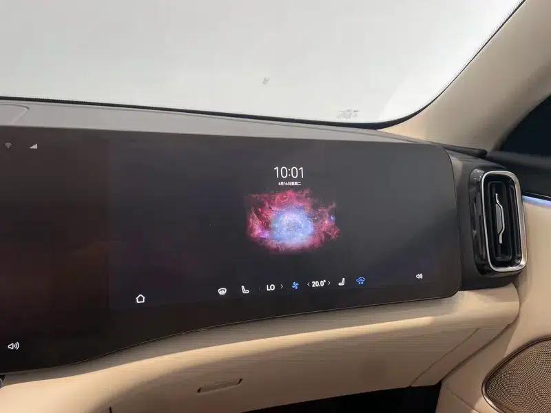 Wenjie M8 2025 Extended Range Max+ 5-Seat 4WD Version (192-line LiDAR) — миниатюра 10