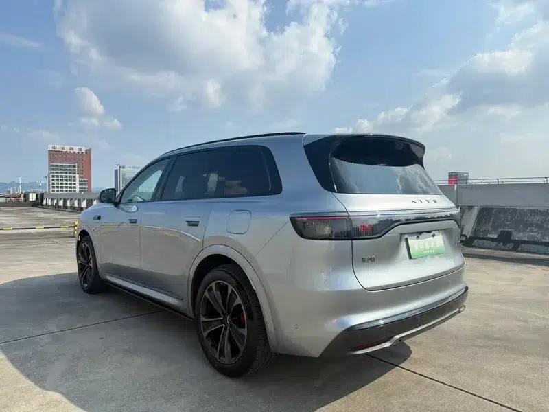 Wenjie M8 2025 Extended Range Ultra 6-Seat 4WD (192-line LiDAR) — миниатюра 4