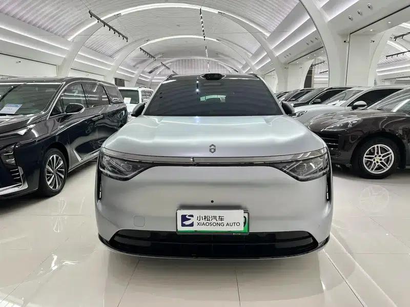 Wenjie M8 2025 Extended Range Ultra 5-Seat 4WD (192-line LiDAR) — миниатюра 2