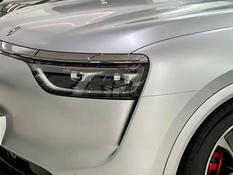 Wenjie M8 2025 Extended Range Ultra 5-Seat 4WD (192-line LiDAR) — миниатюра 8