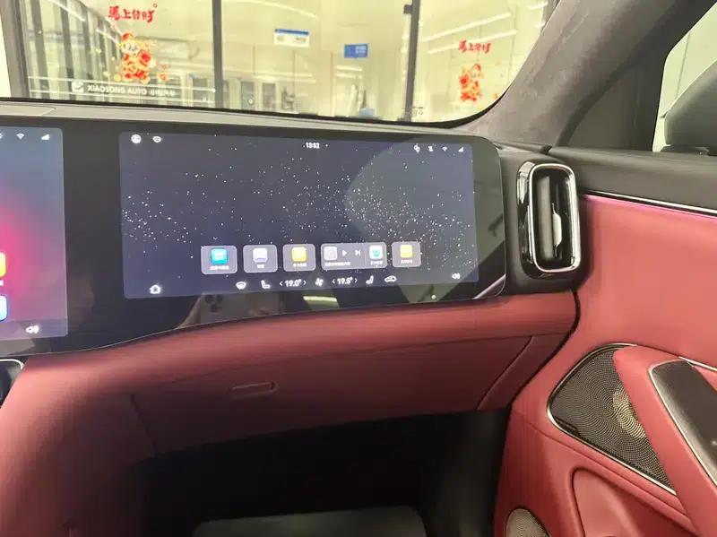 Wenjie M8 2025 Extended Range Ultra 5-Seat 4WD (192-line LiDAR) — миниатюра 10