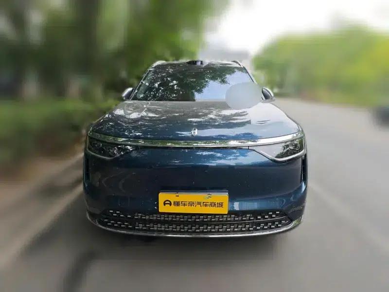 Wenjie M8 2025 Extended Range Max+ 6-Seat 4WD Version (192-line LiDAR) — миниатюра 2