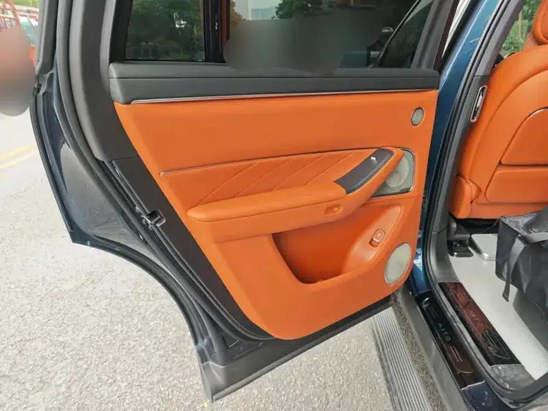 Wenjie M8 2025 Extended Range Max+ 6-Seat 4WD Version (192-line LiDAR) — миниатюра 15