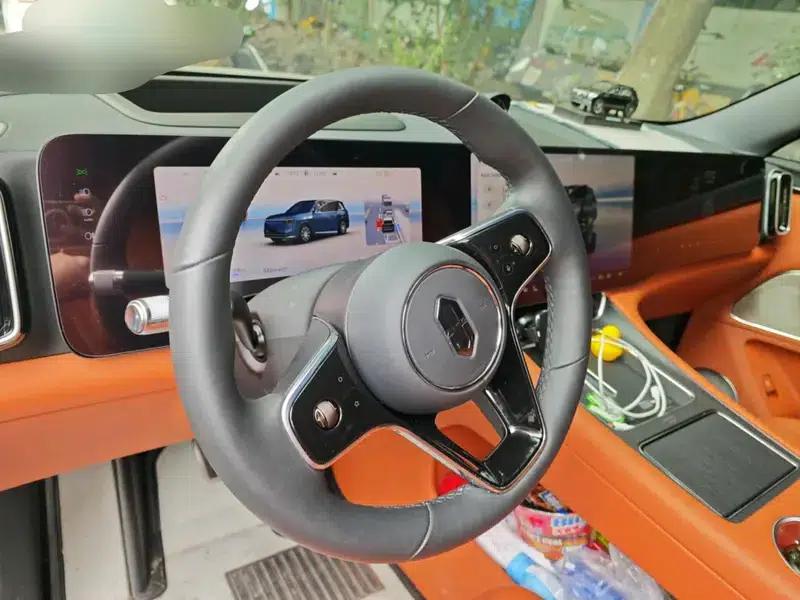 Wenjie M8 2025 Extended Range Max+ 6-Seat 4WD Version (192-line LiDAR) — миниатюра 10