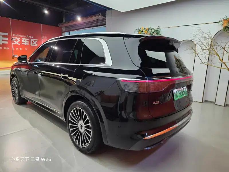 Wenjie M8 2025 Extended Range Max+ 6-Seat 4WD Version (192-line LiDAR) — миниатюра 4
