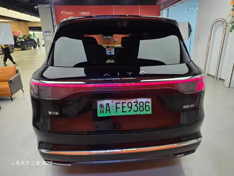 Wenjie M8 2025 Extended Range Max+ 6-Seat 4WD Version (192-line LiDAR) — миниатюра 5