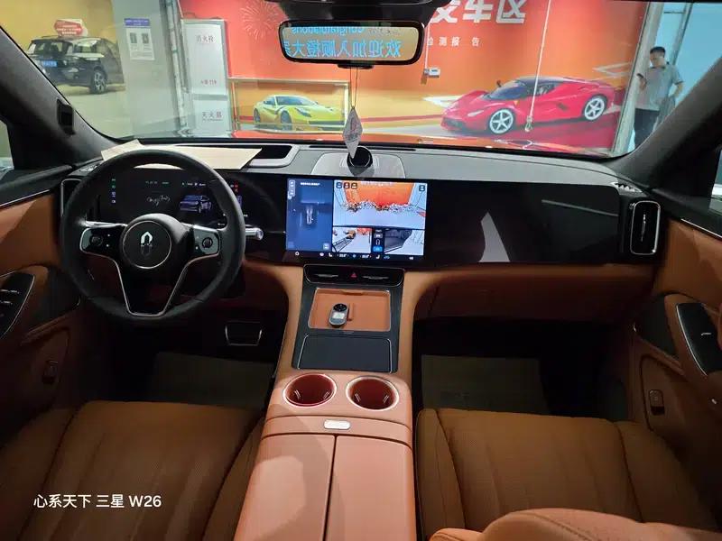 Wenjie M8 2025 Extended Range Max+ 6-Seat 4WD Version (192-line LiDAR) — миниатюра 8