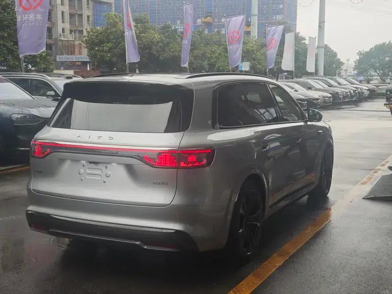 Wenjie M8 2025 Extended Range Ultra 6-Seat 4WD (192-line LiDAR) — миниатюра 6
