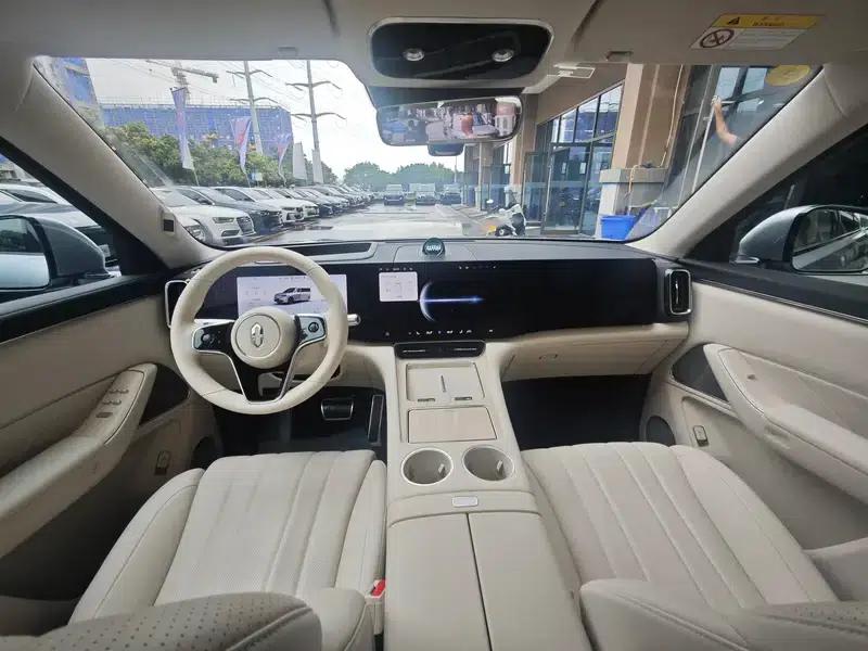 Wenjie M8 2025 Extended Range Ultra 6-Seat 4WD (192-line LiDAR) — миниатюра 8