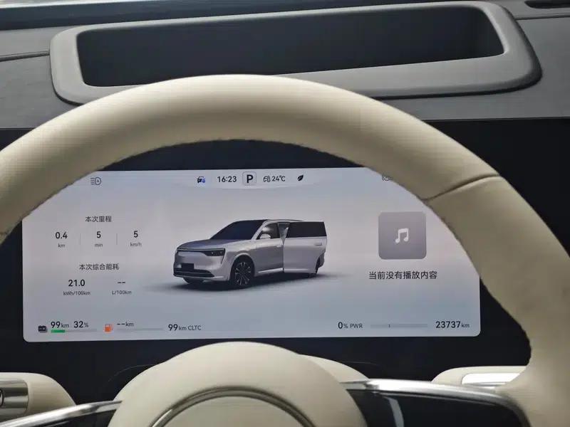 Wenjie M8 2025 Extended Range Ultra 6-Seat 4WD (192-line LiDAR) — миниатюра 9