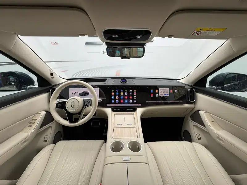 Wenjie M8 2025 Extended Range Max+ 6-Seat 4WD Version (192-line LiDAR) — миниатюра 11