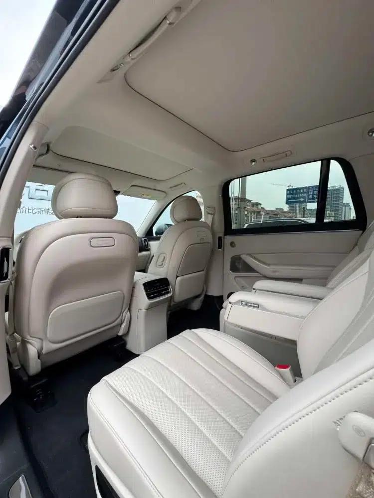 Wenjie M8 2025 Extended Range Max+ 6-Seat 4WD Version (192-line LiDAR) — миниатюра 7