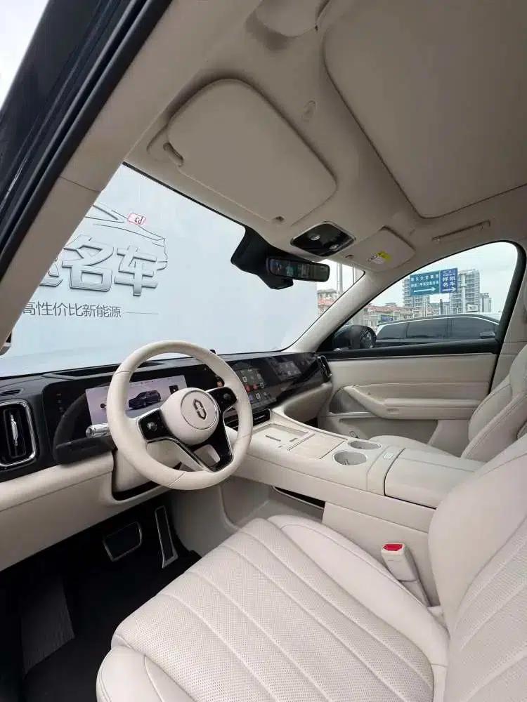 Wenjie M8 2025 Extended Range Max+ 6-Seat 4WD Version (192-line LiDAR) — миниатюра 10