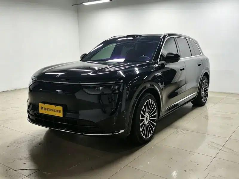 Wenjie M8 2025 Extended Range Max+ 6-Seat 4WD Version (192-line LiDAR) — миниатюра 1