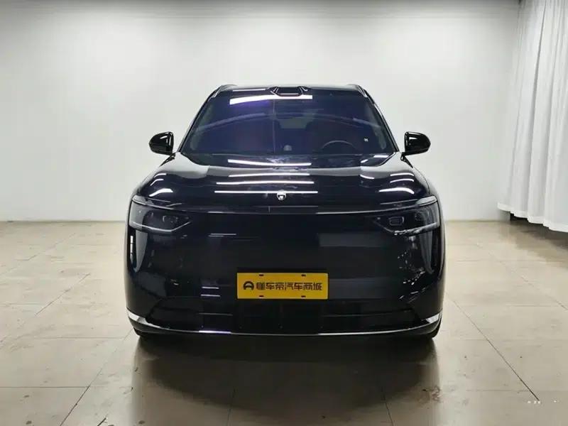 Wenjie M8 2025 Extended Range Max+ 6-Seat 4WD Version (192-line LiDAR) — миниатюра 2