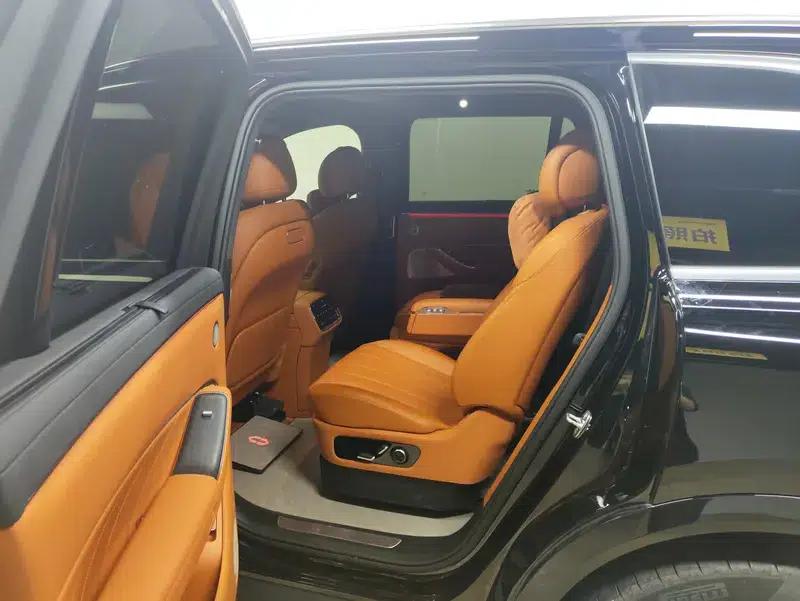 Wenjie M8 2025 Extended Range Max+ 6-Seat 4WD Version (192-line LiDAR) — миниатюра 18