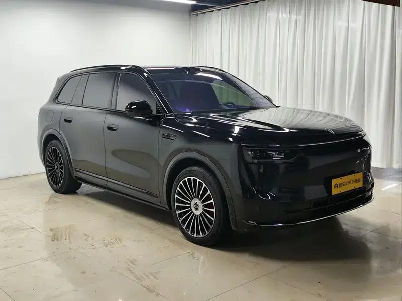 Wenjie M8 2025 Extended Range Max+ 6-Seat 4WD Version (192-line LiDAR) — миниатюра 3