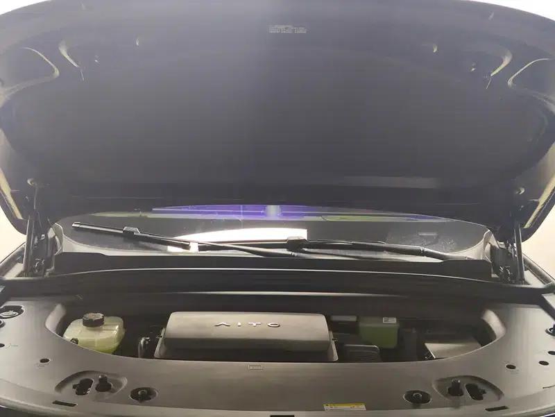 Wenjie M8 2025 Extended Range Max+ 6-Seat 4WD Version (192-line LiDAR) — миниатюра 10