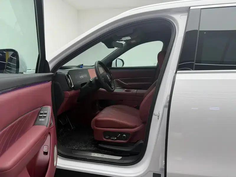 Wenjie M8 2025 Extended Range Max+ 6-Seat 4WD Version (192-line LiDAR) — миниатюра 17