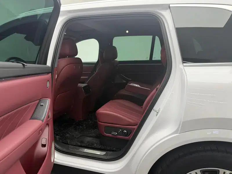 Wenjie M8 2025 Extended Range Max+ 6-Seat 4WD Version (192-line LiDAR) — миниатюра 18