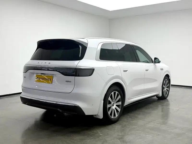 Wenjie M8 2025 Extended Range Max+ 6-Seat 4WD Version (192-line LiDAR) — миниатюра 7