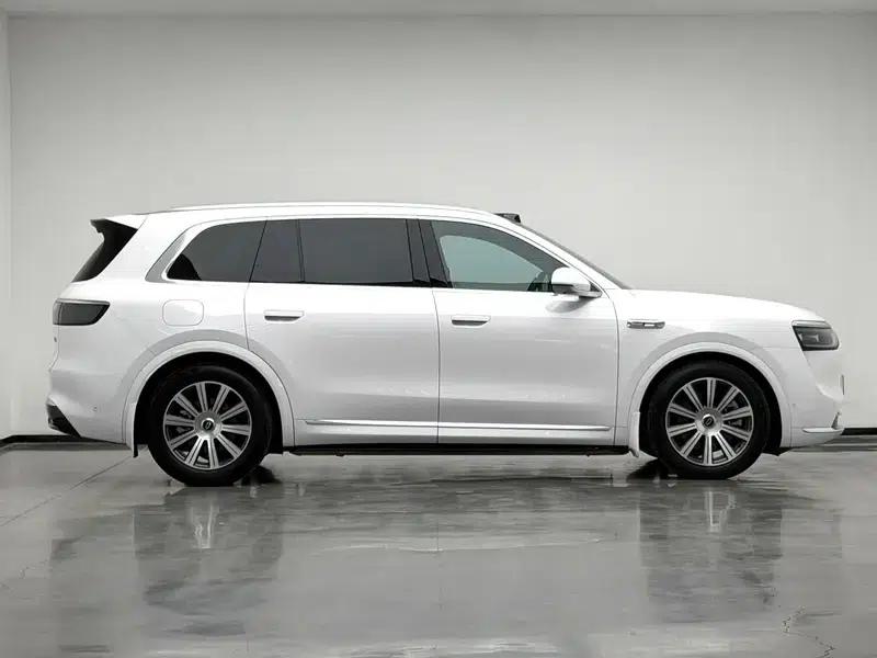 Wenjie M8 2025 Extended Range Max+ 6-Seat 4WD Version (192-line LiDAR) — миниатюра 8