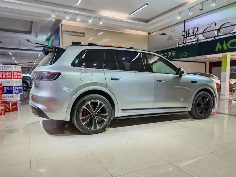 Wenjie M8 2025 Extended Range Ultra 5-Seat 4WD (192-line LiDAR) — миниатюра 5