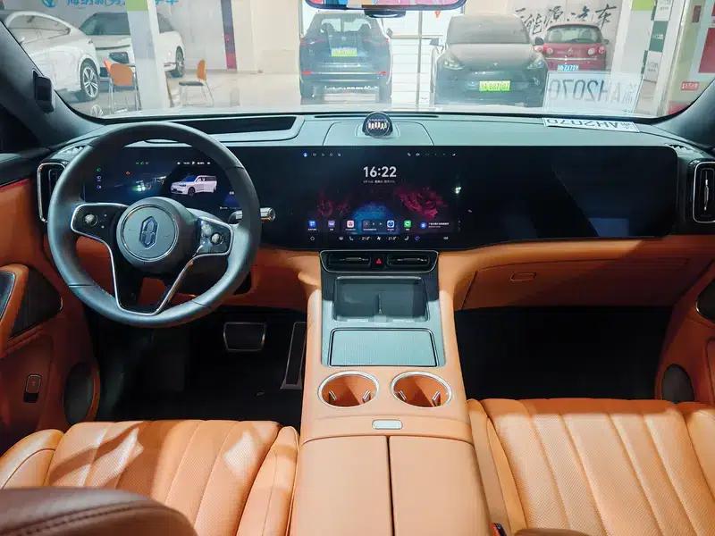 Wenjie M8 2025 Extended Range Ultra 5-Seat 4WD (192-line LiDAR) — миниатюра 7