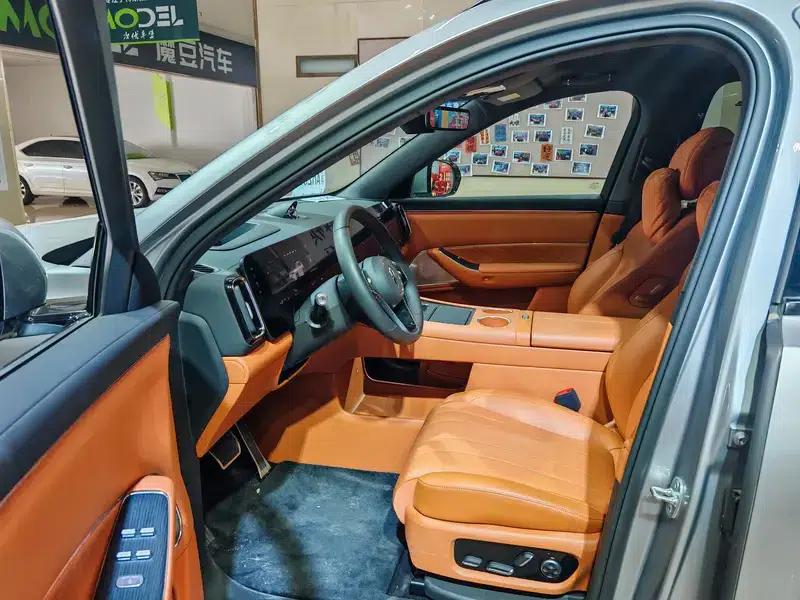 Wenjie M8 2025 Extended Range Ultra 5-Seat 4WD (192-line LiDAR) — миниатюра 9
