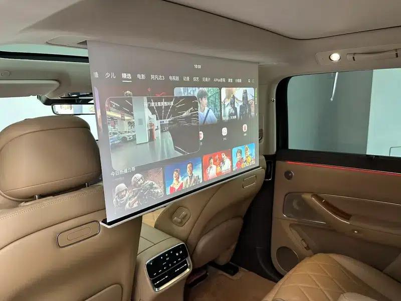 Wenjie M8 2025 Extended Range Ultra 6-Seat 4WD (192-line LiDAR) — миниатюра 11