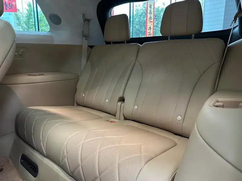 Wenjie M8 2025 Extended Range Ultra 6-Seat 4WD (192-line LiDAR) — миниатюра 27