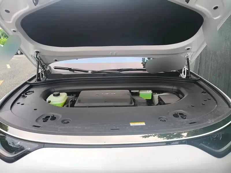 Wenjie M8 2025 Extended Range Max+ 6-Seat 4WD Version (192-line LiDAR) — миниатюра 19