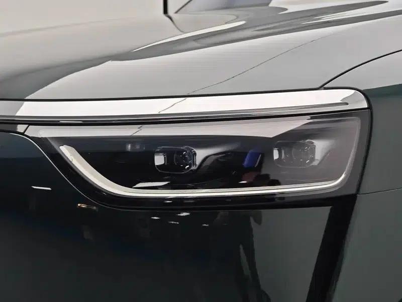 Wenjie M8 2025 Extended Range Max+ 6-Seat 4WD Version (192-line LiDAR) — миниатюра 12