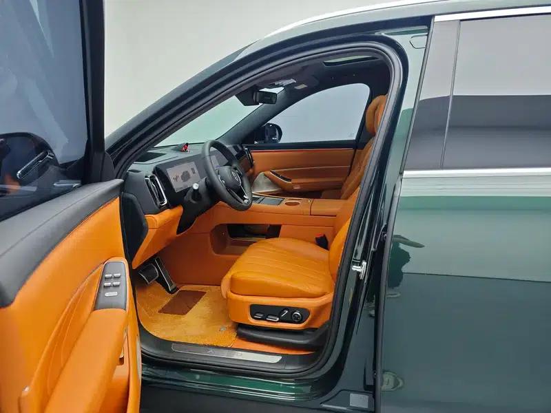 Wenjie M8 2025 Extended Range Max+ 6-Seat 4WD Version (192-line LiDAR) — миниатюра 17