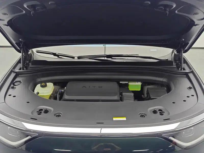 Wenjie M8 2025 Extended Range Max+ 6-Seat 4WD Version (192-line LiDAR) — миниатюра 10