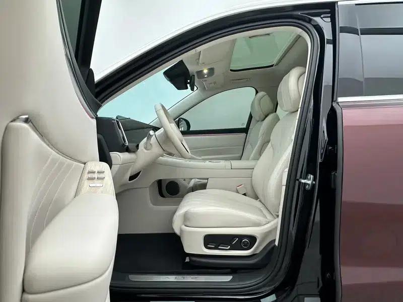 Wenjie M8 2025 Extended Range Max 5-Seat Version (192-line LiDAR) — миниатюра 17