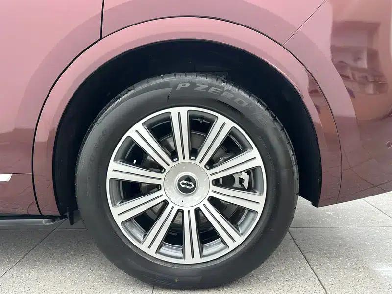 Wenjie M8 2025 Extended Range Max 5-Seat Version (192-line LiDAR) — миниатюра 9