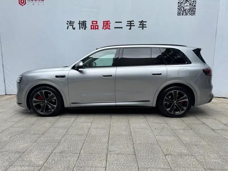 Wenjie M8 2025 Extended Range Ultra 5-Seat 4WD (192-line LiDAR) — миниатюра 4