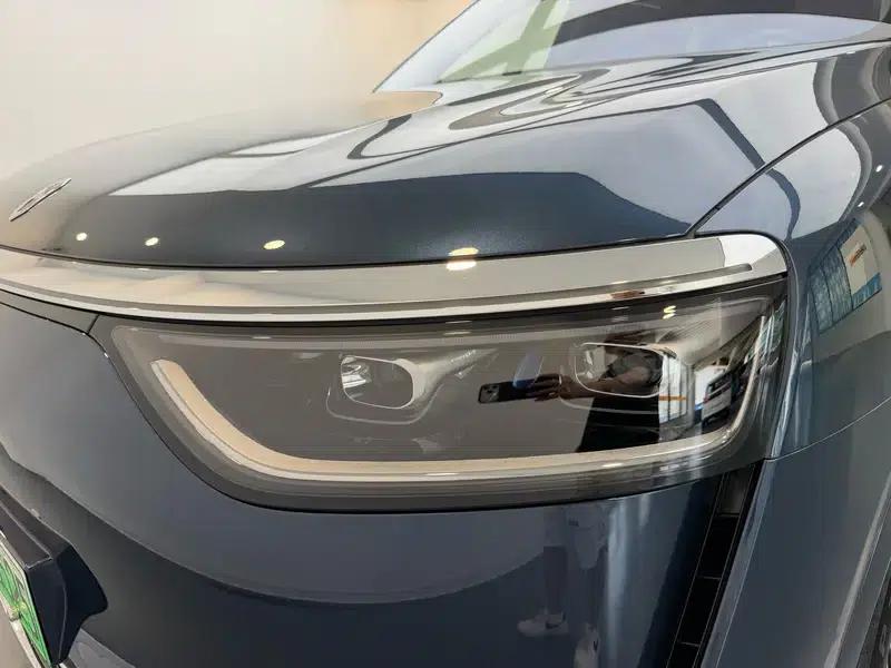 Wenjie M8 2025 Extended Range Ultra 5-Seat 4WD (192-line LiDAR) — миниатюра 12
