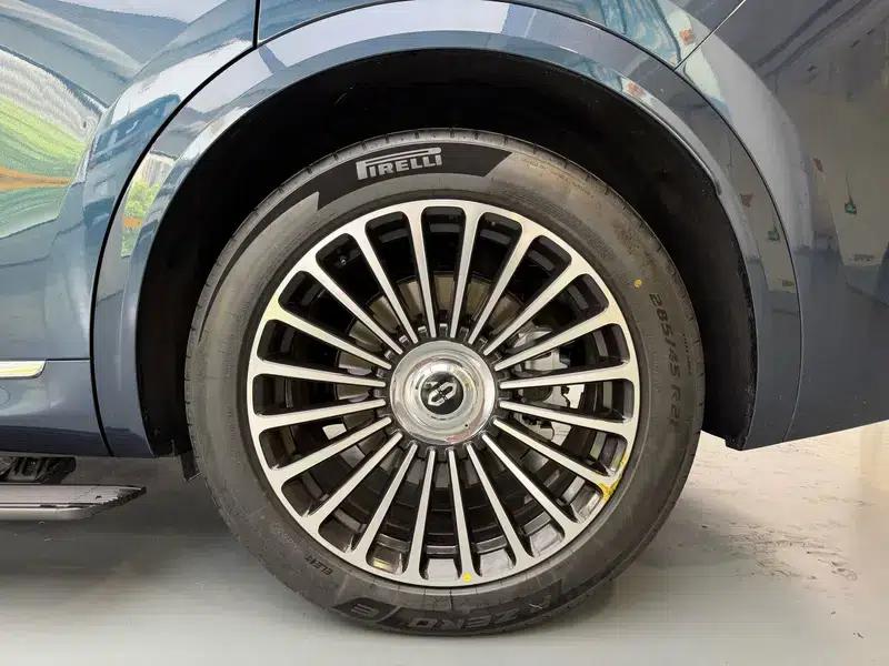 Wenjie M8 2025 Extended Range Ultra 5-Seat 4WD (192-line LiDAR) — миниатюра 9
