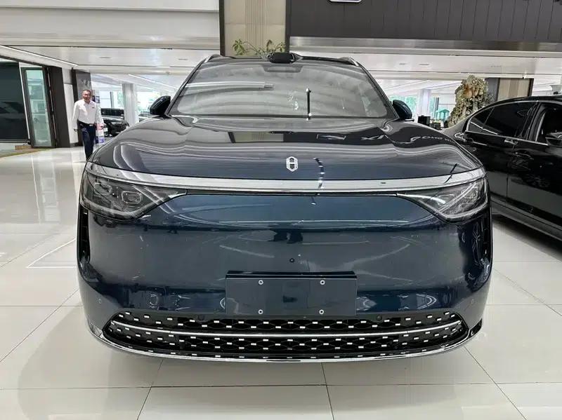 Wenjie M8 2025 Extended Range Max+ 5-Seat 4WD Version (192-line LiDAR) — миниатюра 2