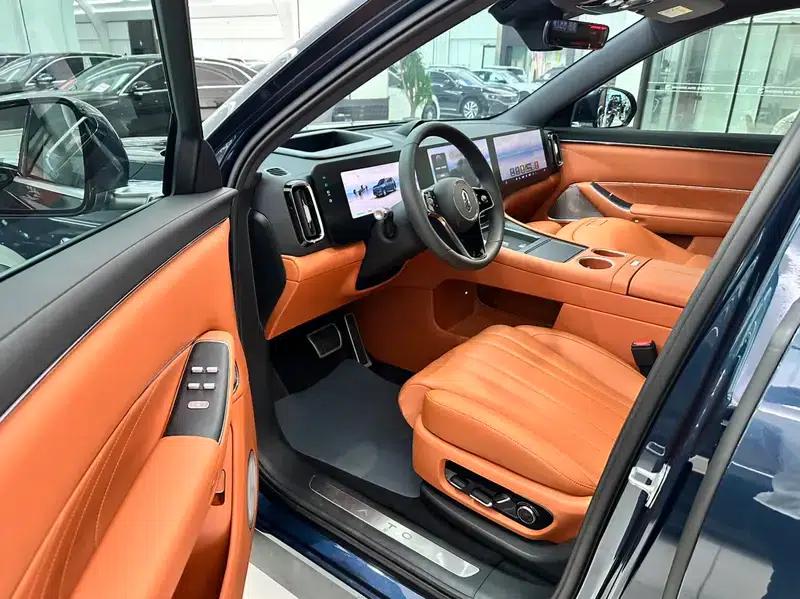 Wenjie M8 2025 Extended Range Max+ 5-Seat 4WD Version (192-line LiDAR) — миниатюра 18