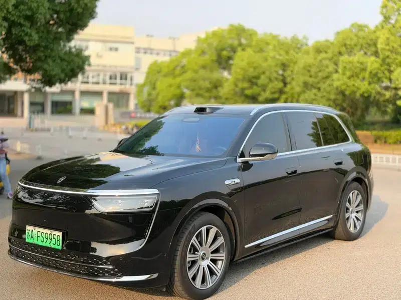 Wenjie M8 2025 Extended Range Max+ 6-Seat 4WD Version (192-line LiDAR) — миниатюра 1